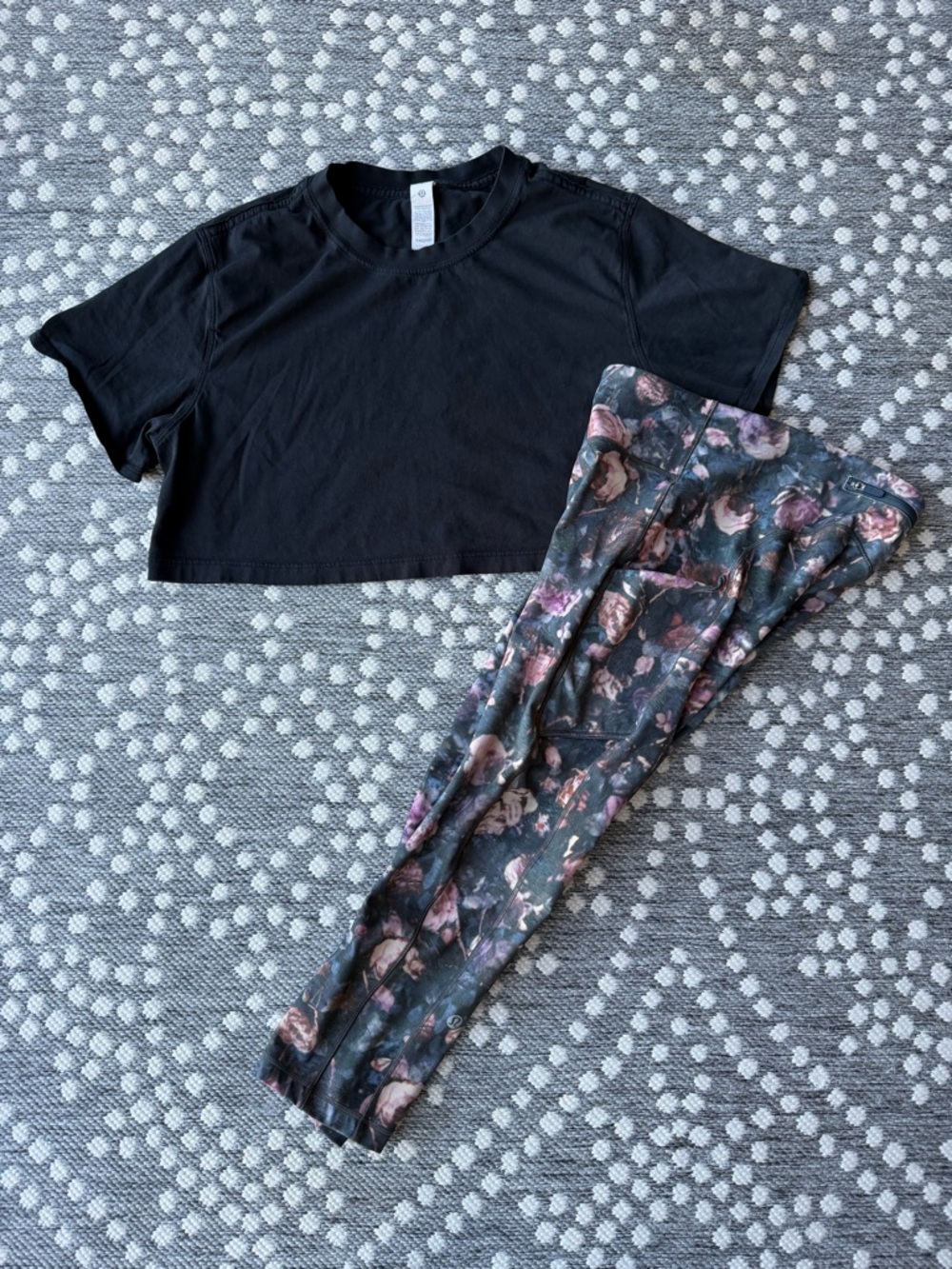Lululemon Black Crop Athletic Shirt 4 Capri leggings tights with pockets Rose